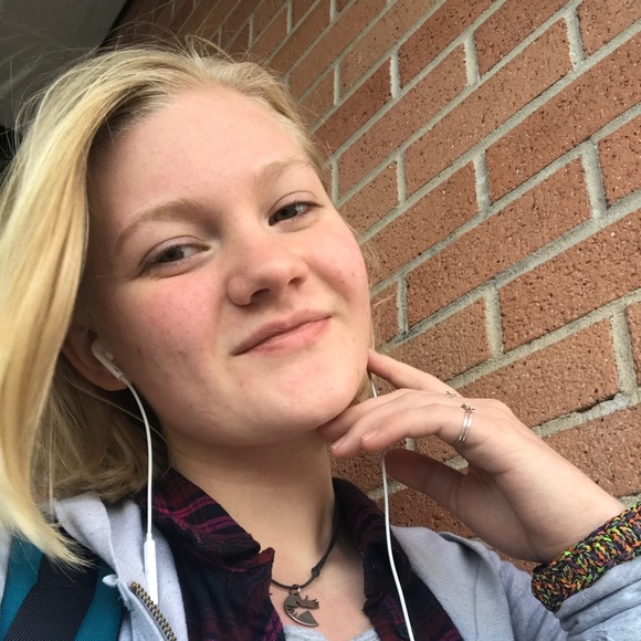 Meet your Posher, Allison - Picture 1 of 1